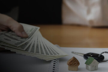 تأثير ارتفاع سعر الدولار على أسعار العقارات والاستثمار فيها في أسوان: تحليل متعمق